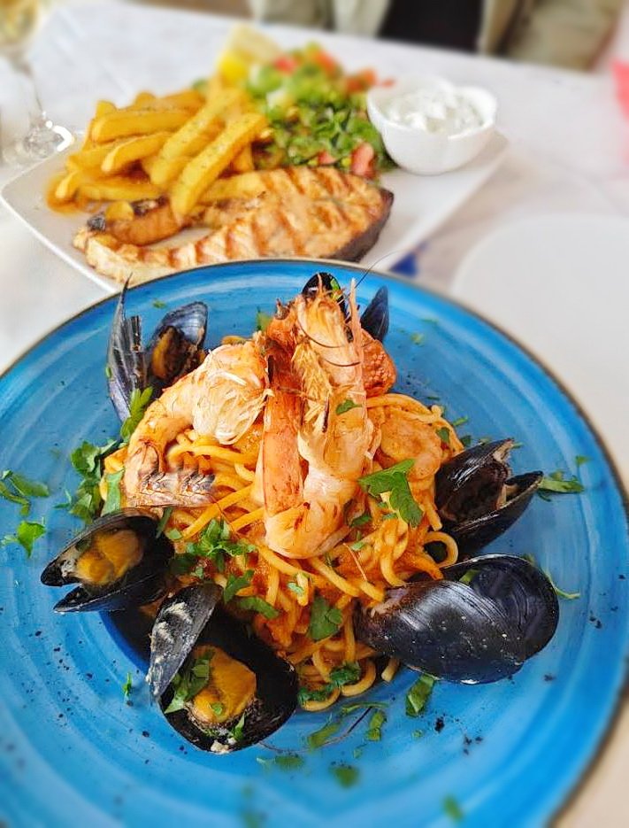 best seafood dishes in fira